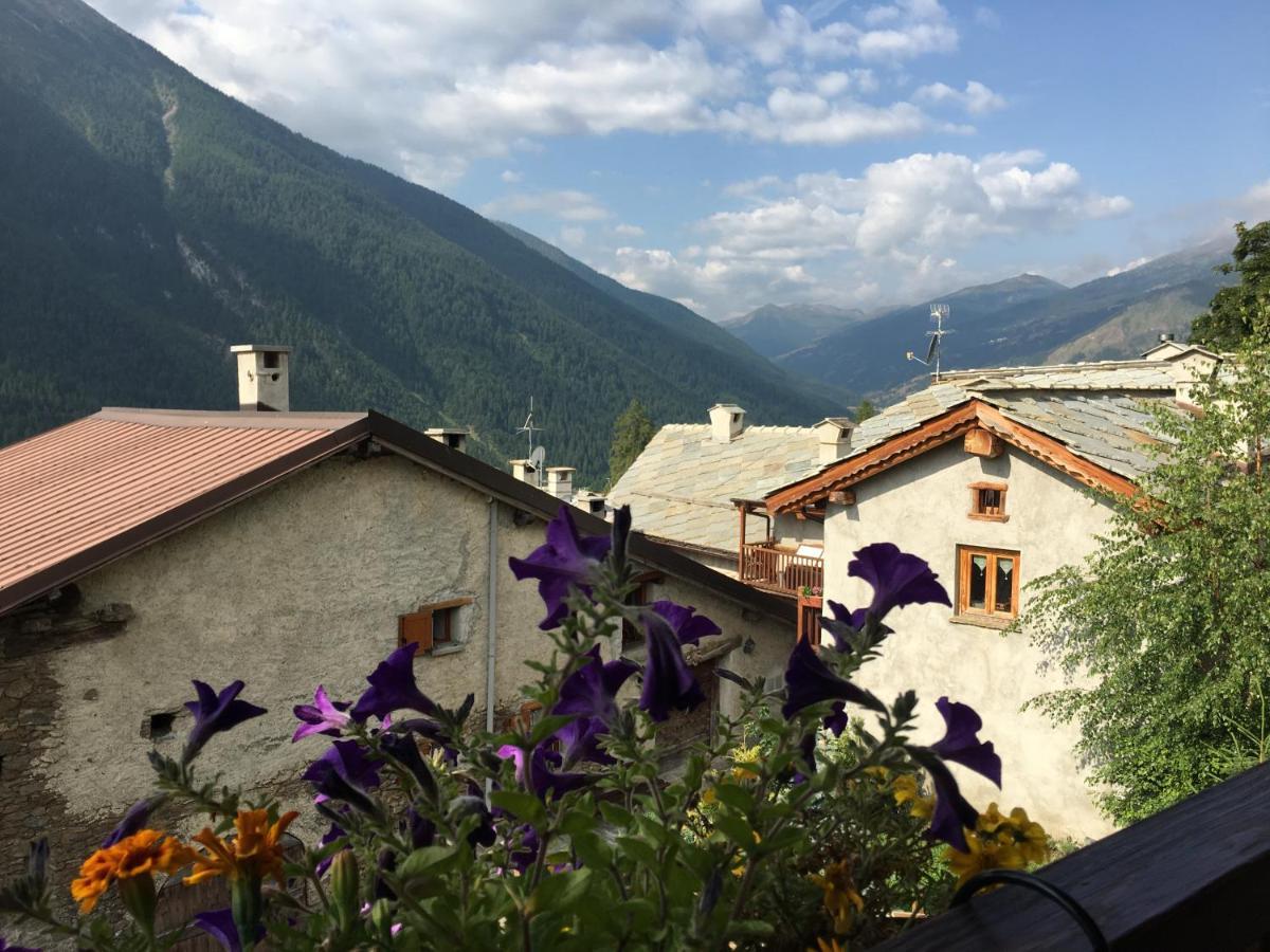 Il Nido Delle Rondini Balboutet Vila Usseaux Exterior foto