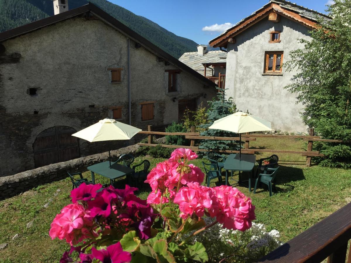 Il Nido Delle Rondini Balboutet Vila Usseaux Exterior foto